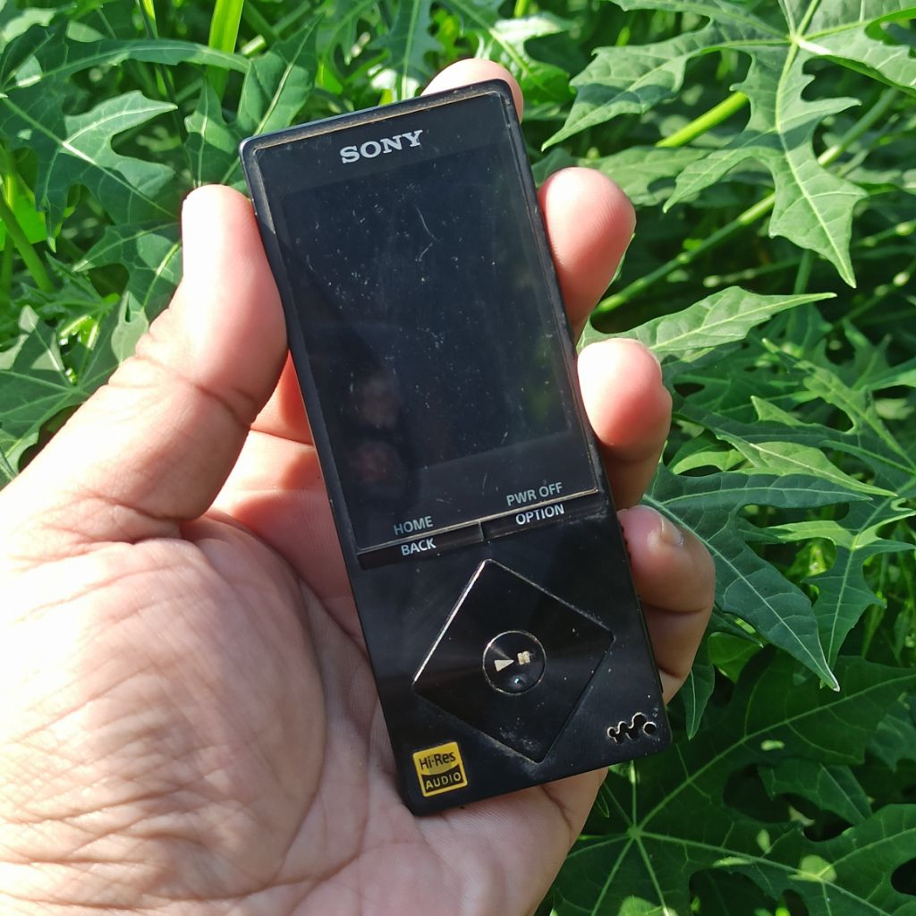 JUAL SONY WALKMAN NWZ A15 (UNTESTED/GAMBLING/PART)