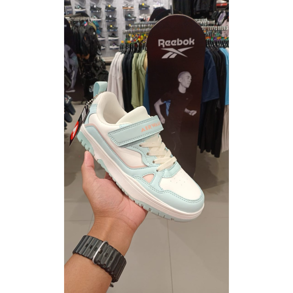 Sepatu anak casual Airwalk Promo size 30 (18,5cm)