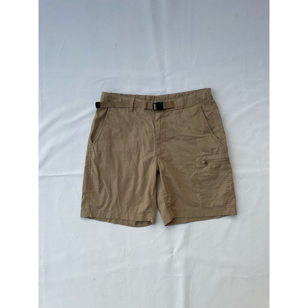 UNIQLO UTILITY SHORT PANTS