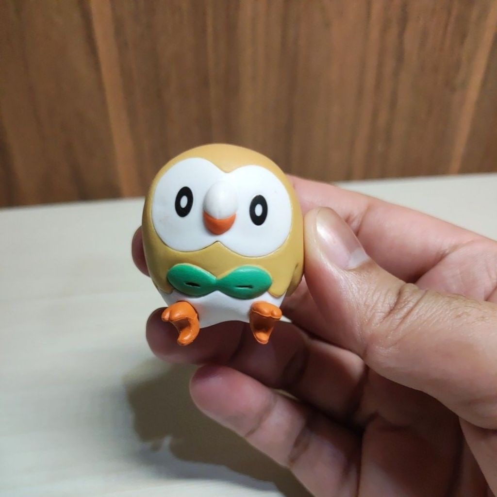 Pokemon Rowlet Mini Figure