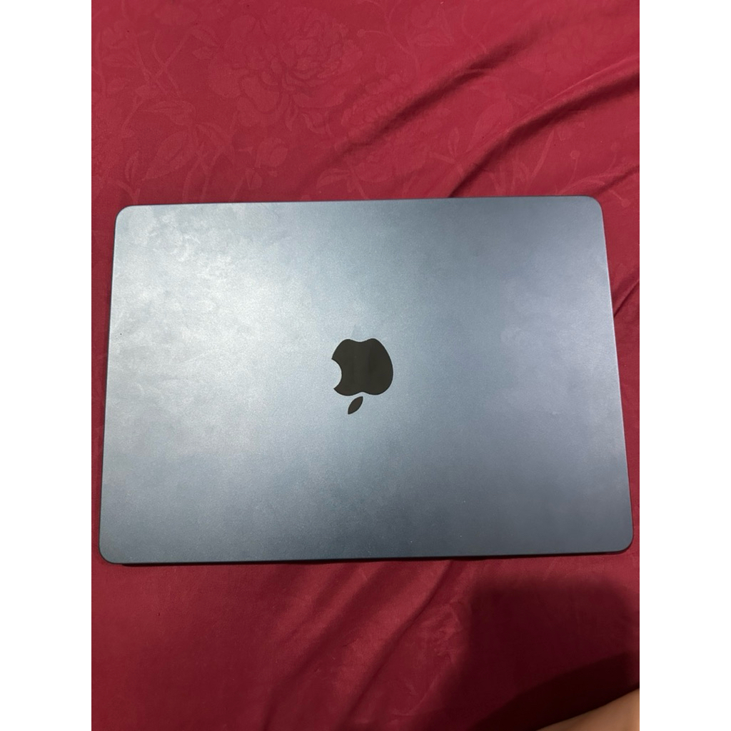 Macbook Air Apple M2 13inch RESMI IBOX