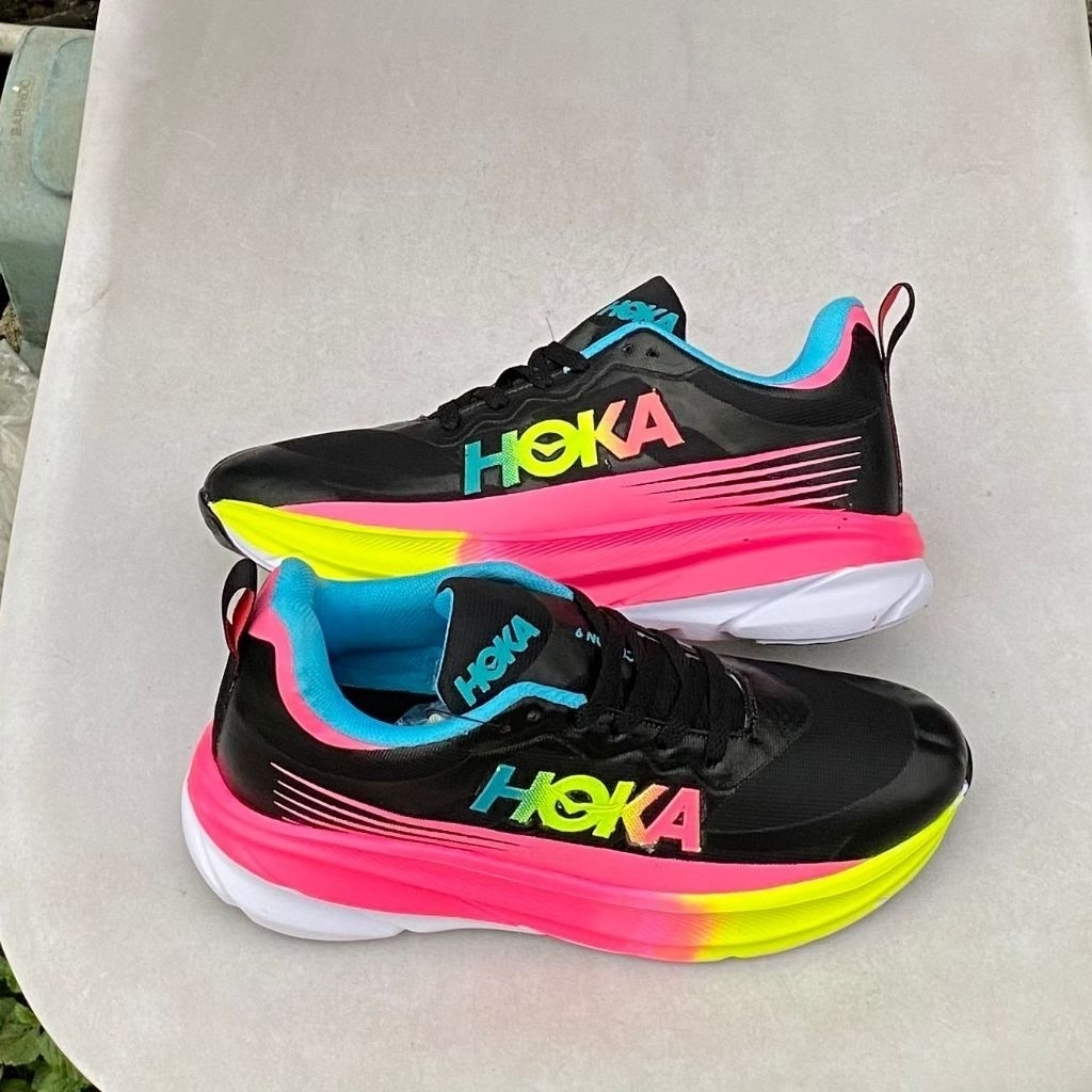 sepatu running hoka