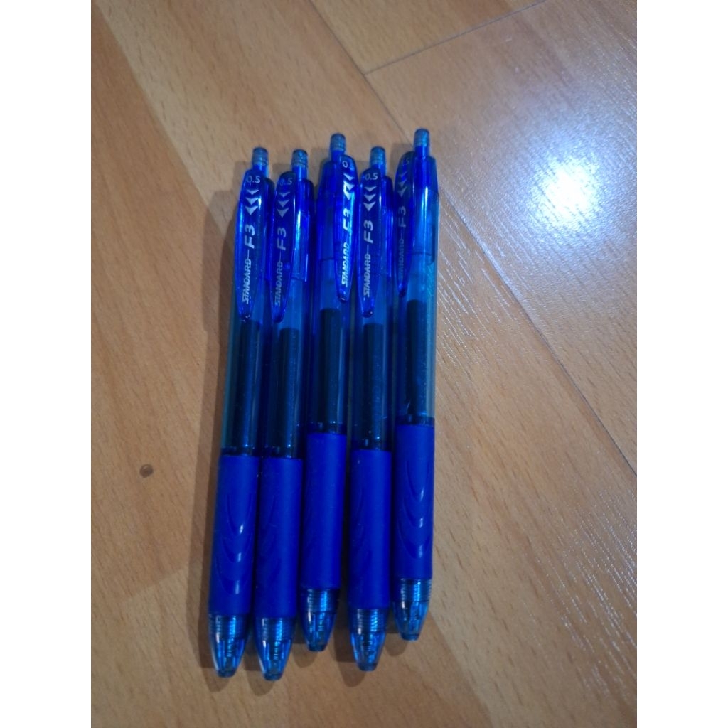 

Bolpen Standard F3 0.5