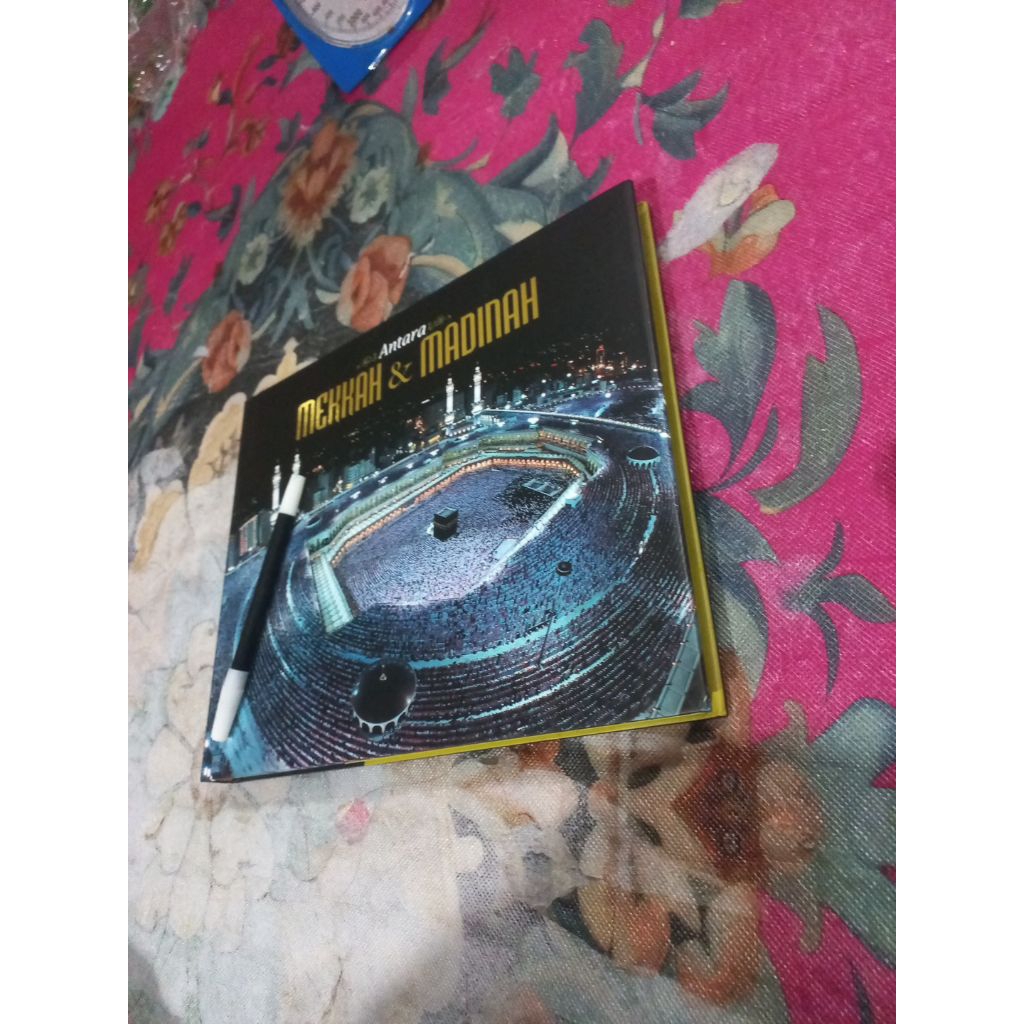 Buku antara Mekkah dan Madinah