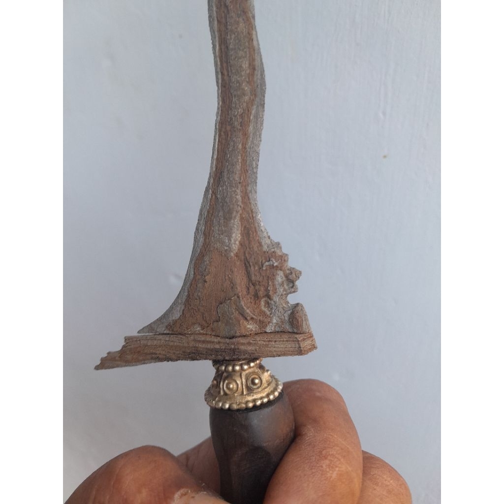 keris patrem nogo siluman