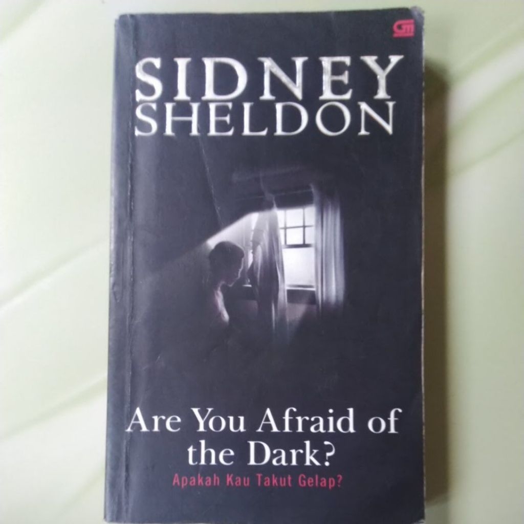Novel Are You Afraid Of the Dark? Apakah Kau Takut Gelap?