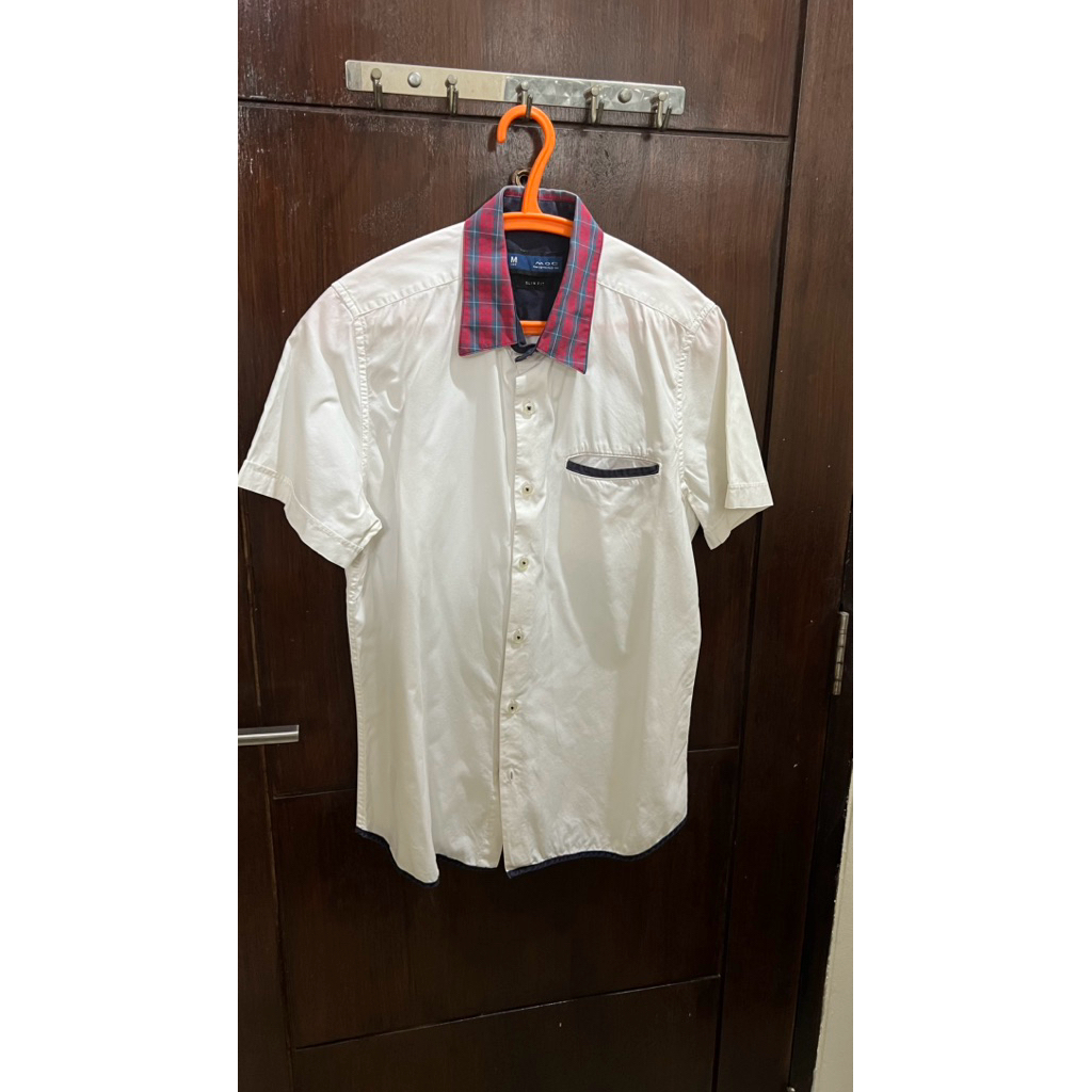 kemeja lengan pendek moc size m