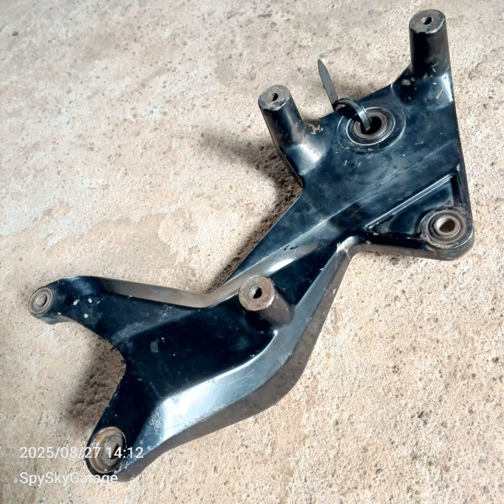 arm Suzuki Skywave 125