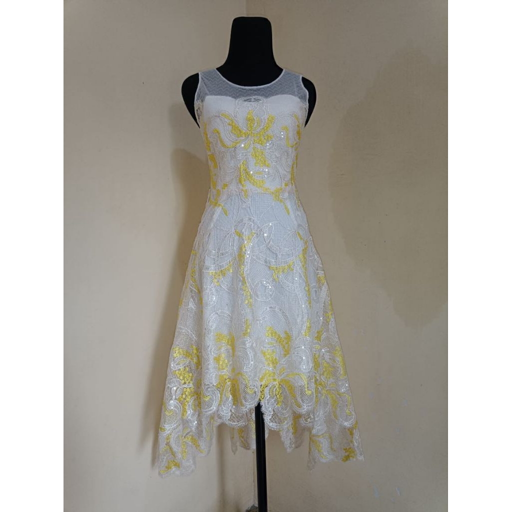 white bordir yellow blink dress