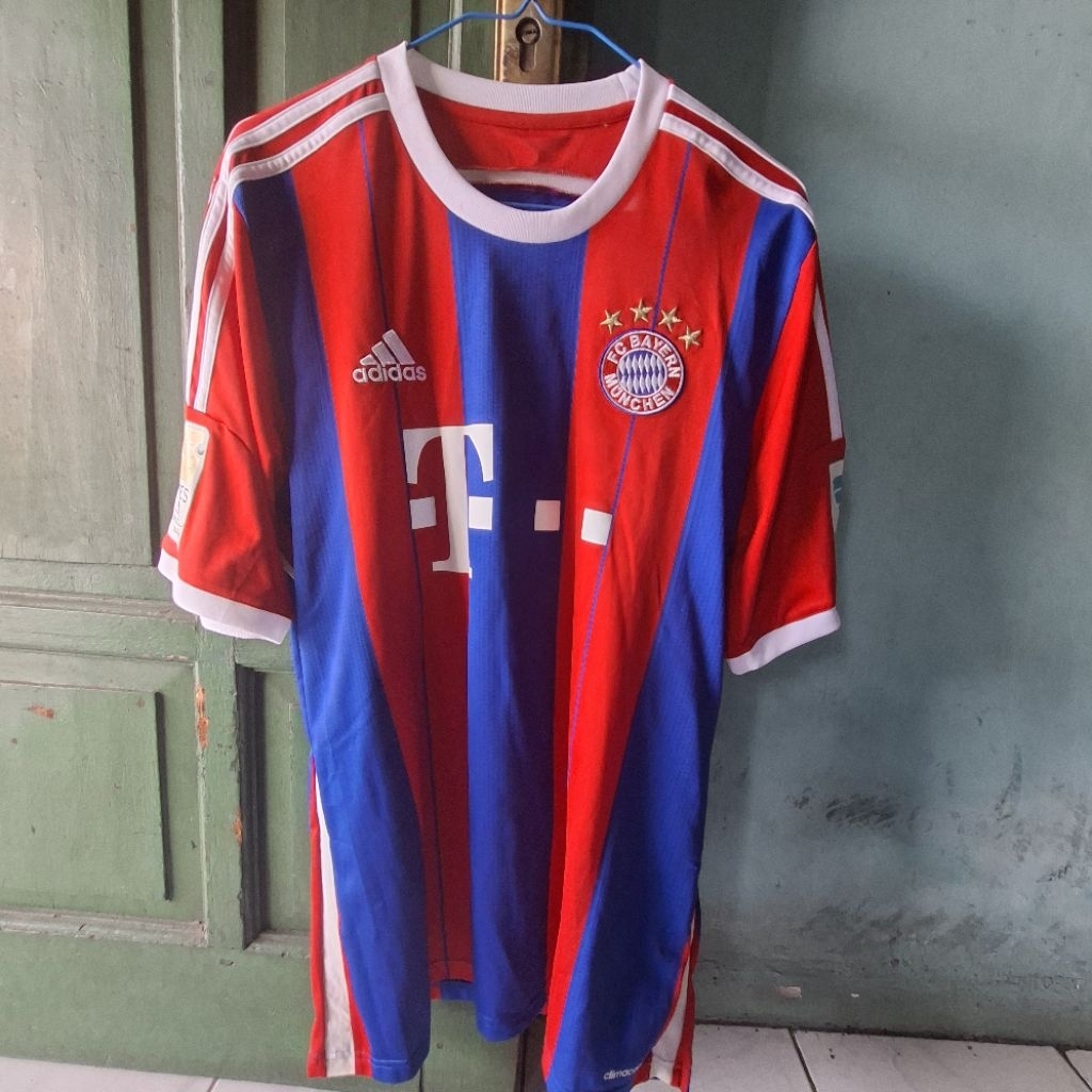 Bayern Munchen 14/15 home. Original. MINT. Size L. Patch Bundesliga dan Hermes