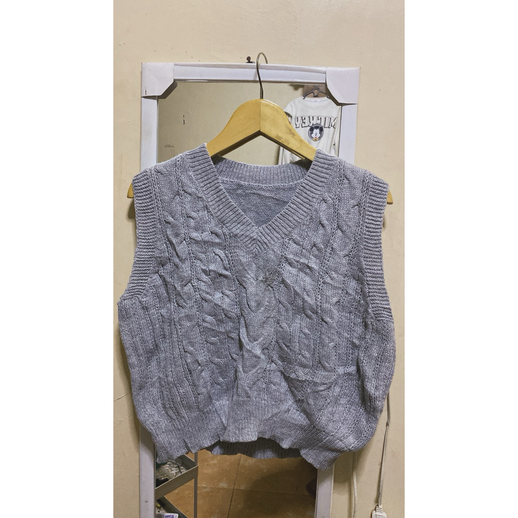 vest kepang dan sweater Uniqlo