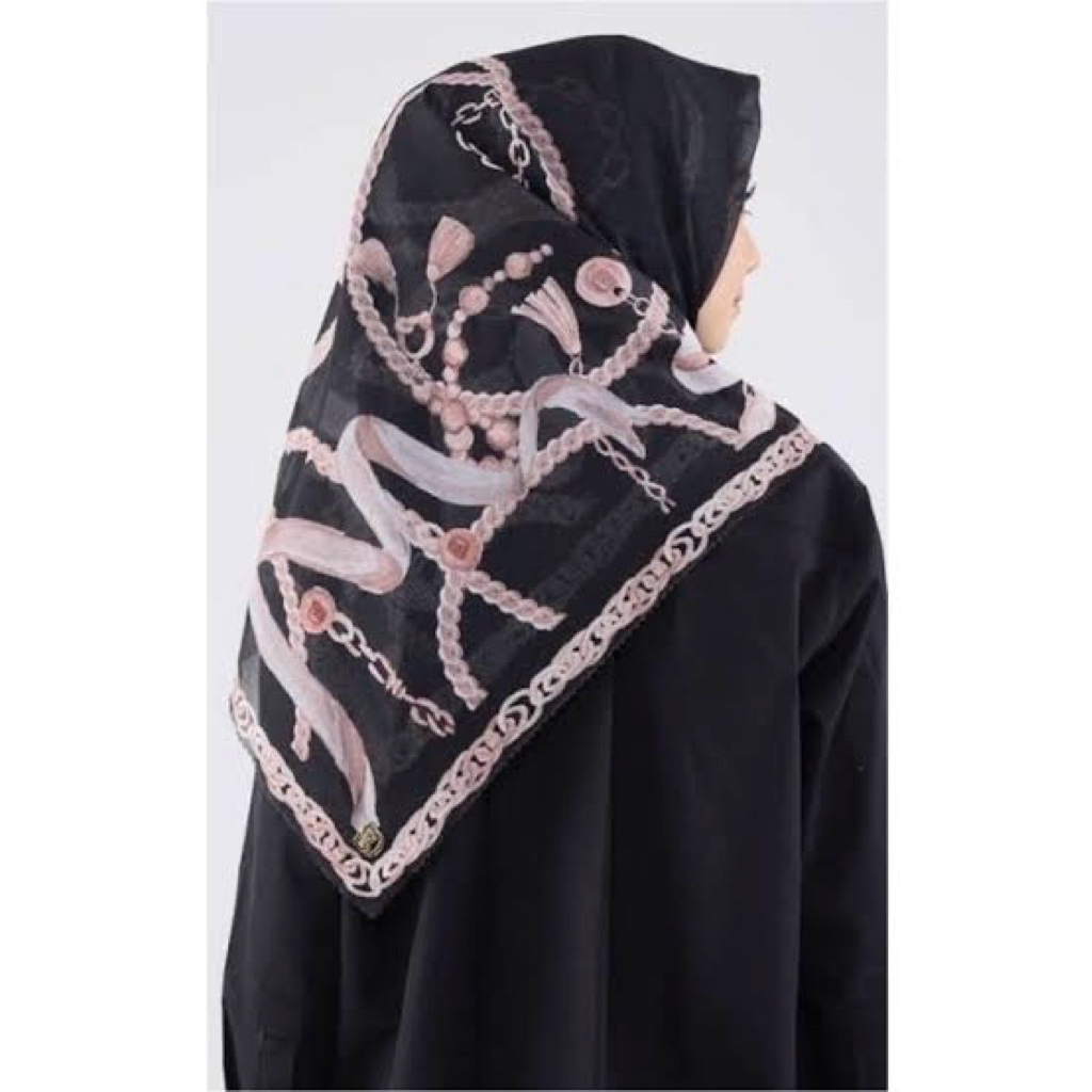 Buttonscarves “Chain 1 Black” Pre♥️