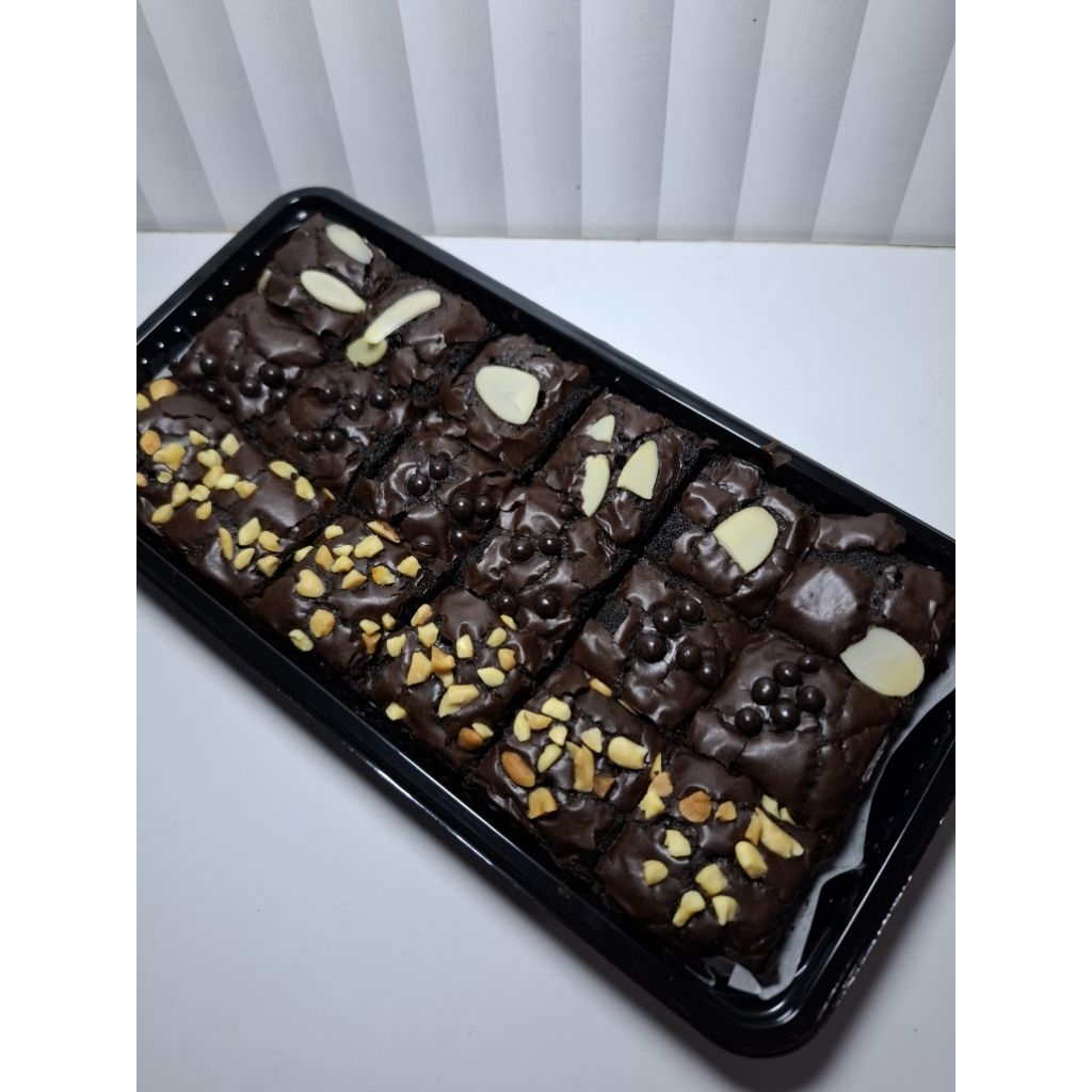

Dypra Brownies Fudgy Bali Kemasan 10x20 | Fudgy Brownies Bali