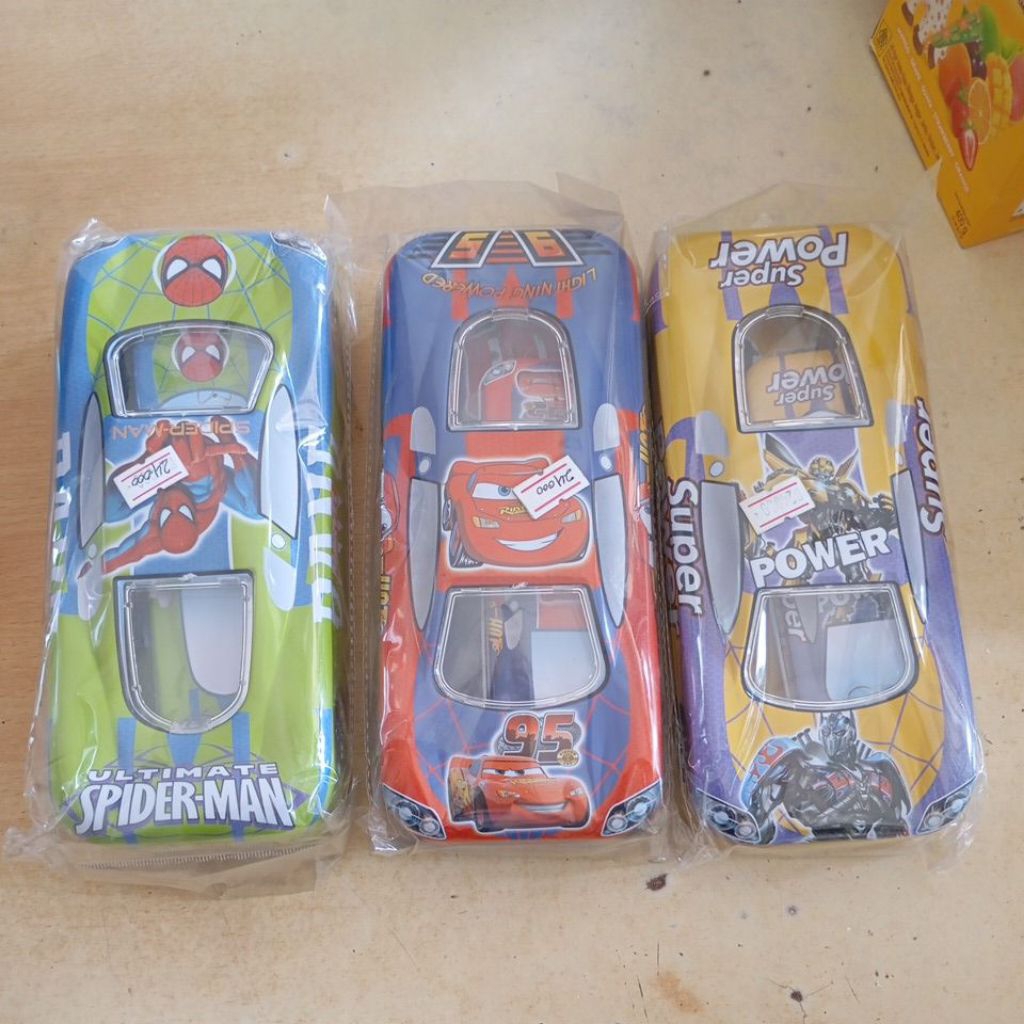 

KOTAK PENSIL KALENG KARAKTER MOBIL