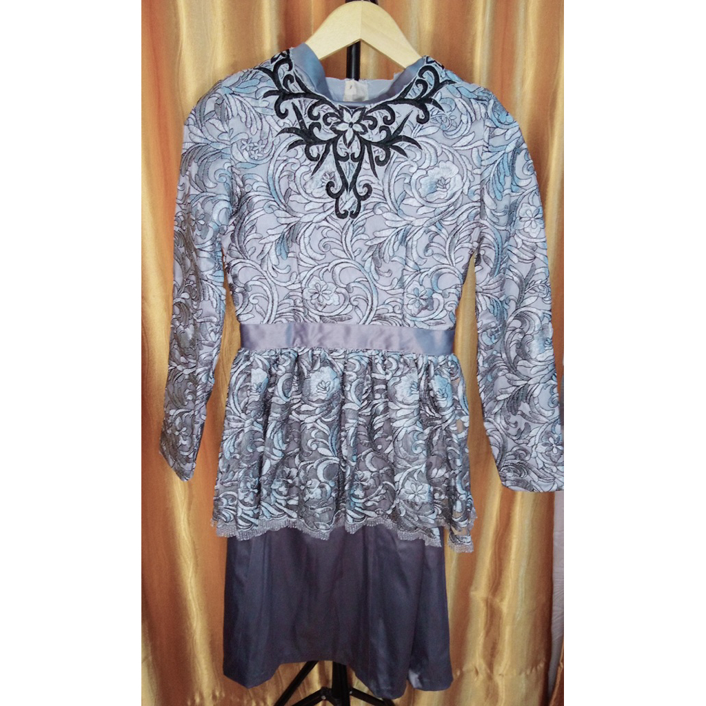 Preloved kebaya wisuda one set