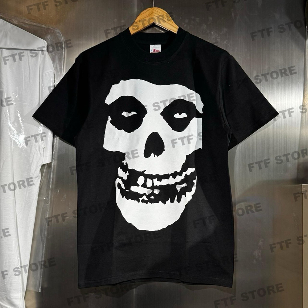 MISFITS - LOGO SKULL TSHIRT BLACK