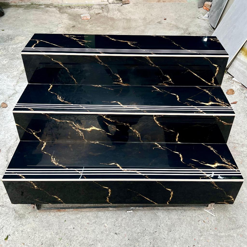 Granit Tangga Stepnosing Hitam Gold