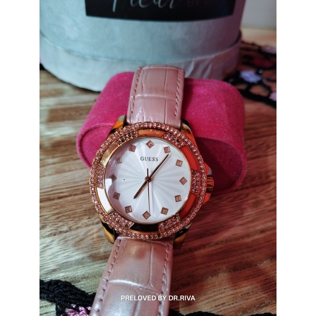Preloved jam wanita fashion GUESS