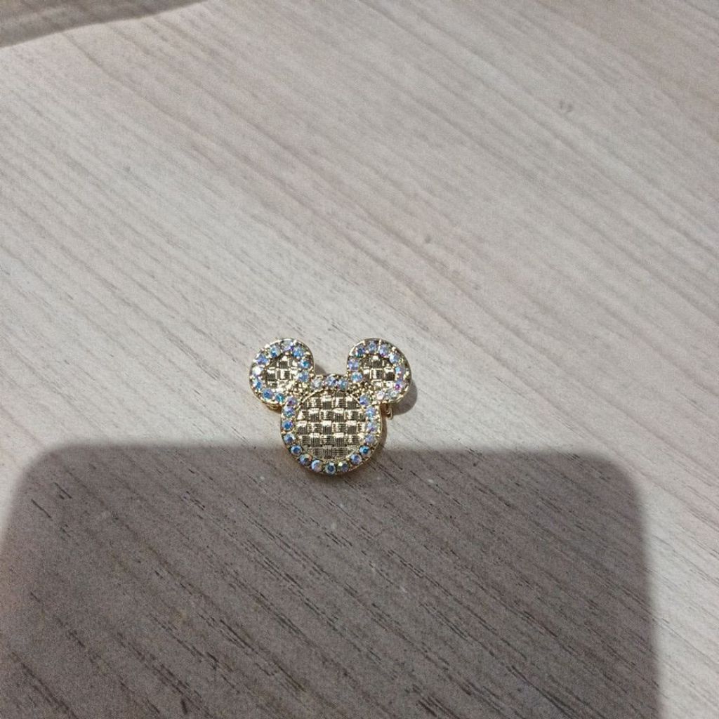 Petite Disney x Buttonscarves Brooch Gold Package