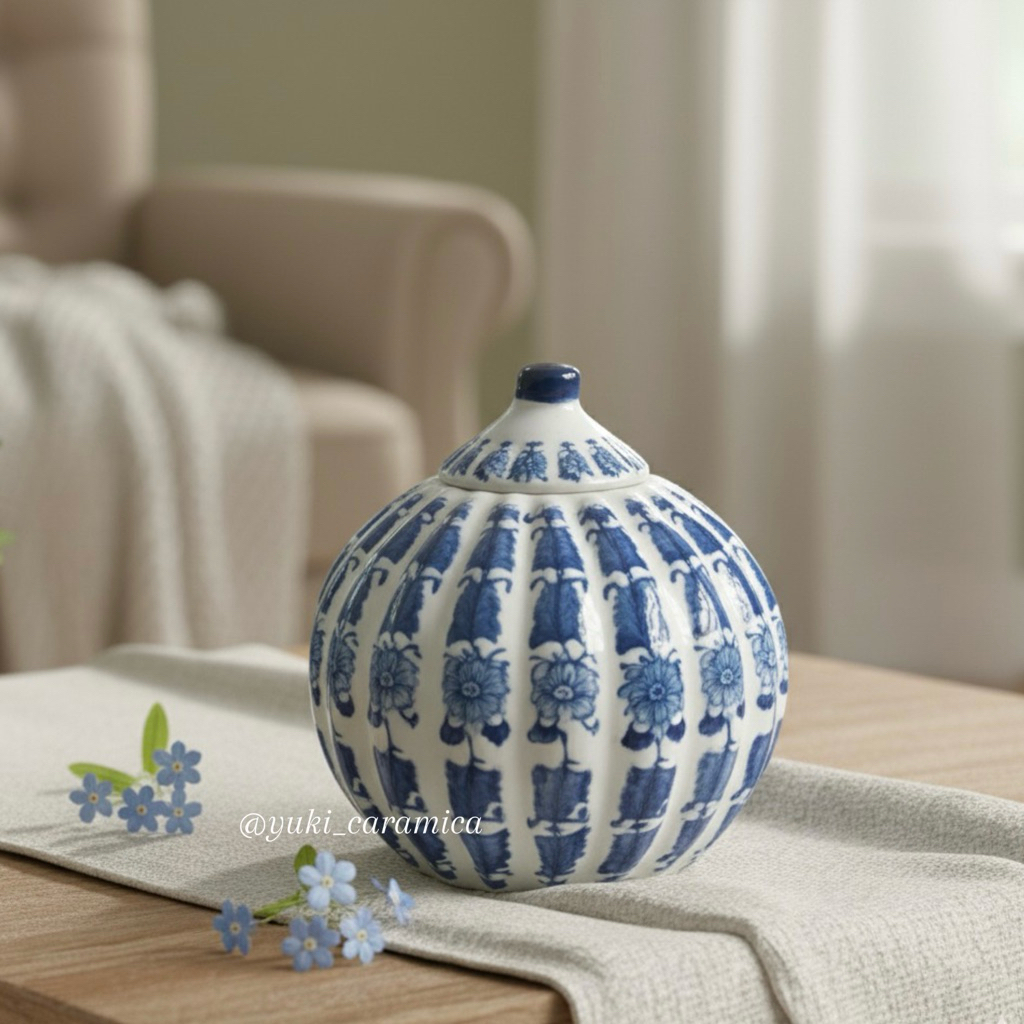 toples labu keramik biru putih china / toples pajangan keramik biru putih