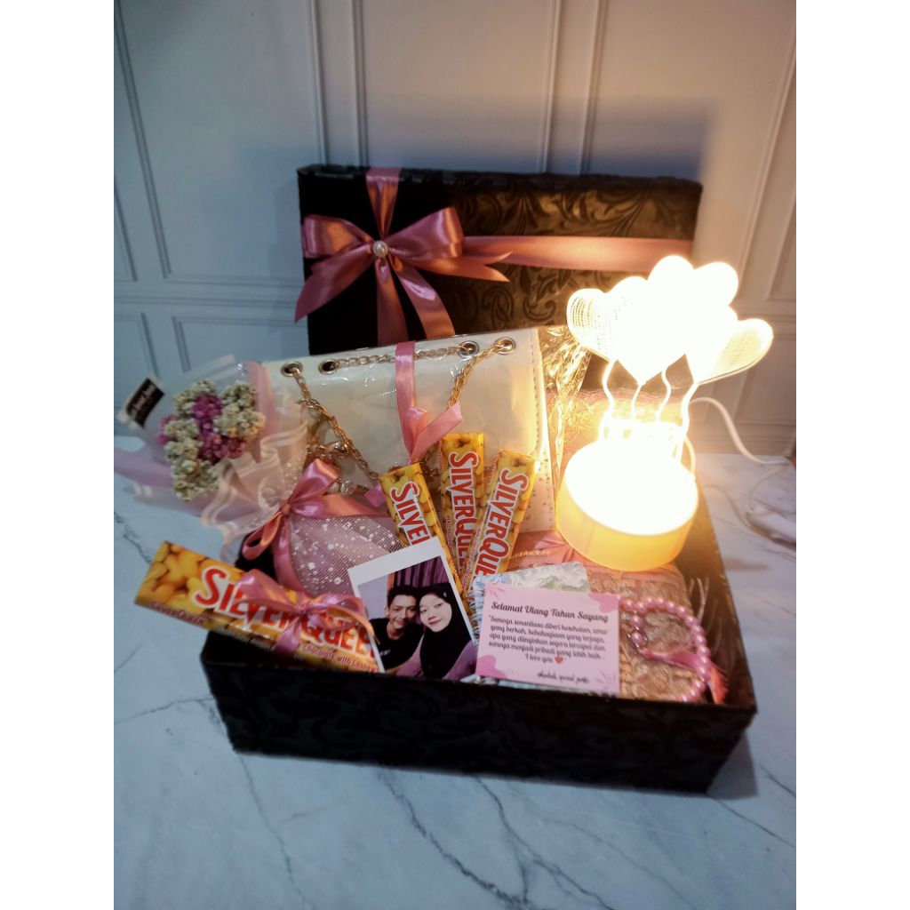 

giftbox hampers luxury kado romantis spesial