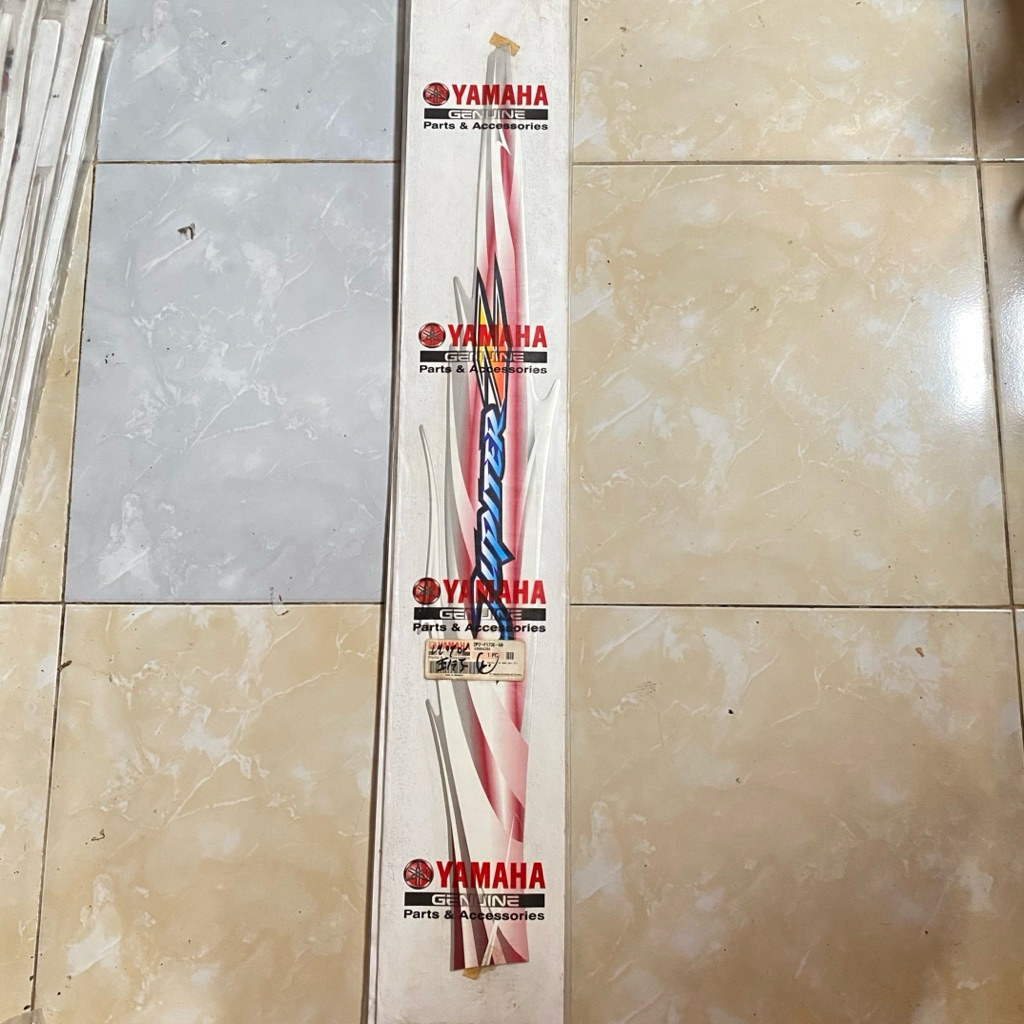 striping stiker BODY BELAKANG KIRI yamaha jupiter z 2007 merah original YGP 2P2-F173E-60