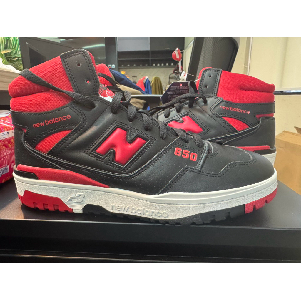 New Balance 650 black red