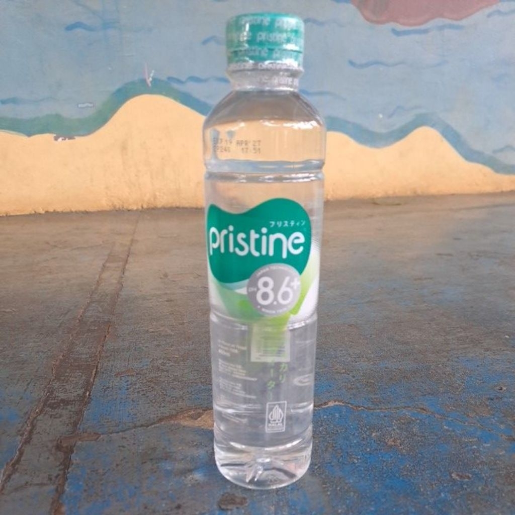 Pristine 8,6 + Air minum kesehatan menetralisir dan menyimbangkan > Air minum Ph tinggi 8,6 + > Air 