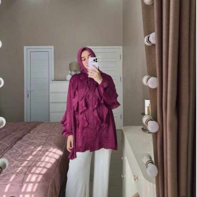 Paola top by @vlowy.id