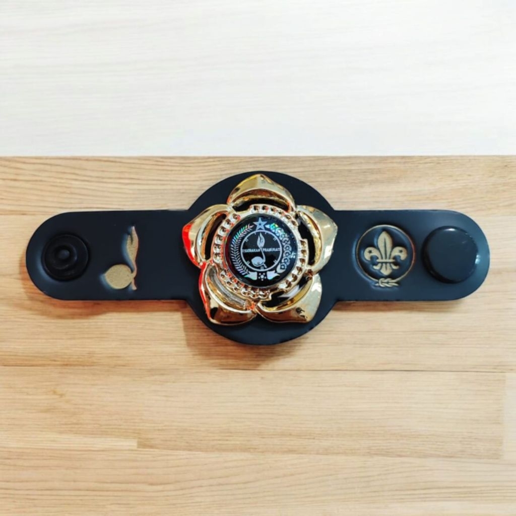 

Ring kacu pramuka motif bunga warna gold logo hologram murah berkualitas