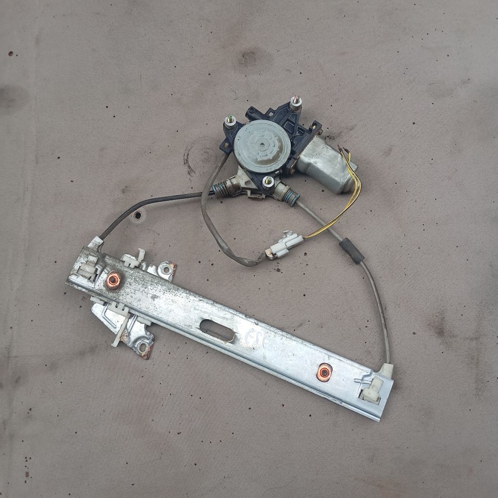 power window belakang kanan ford escape xlt 2003