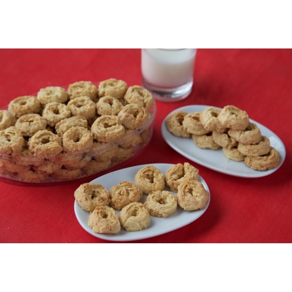 

RING KEJU, (semprit keju,kue kering,parcel kue kering)