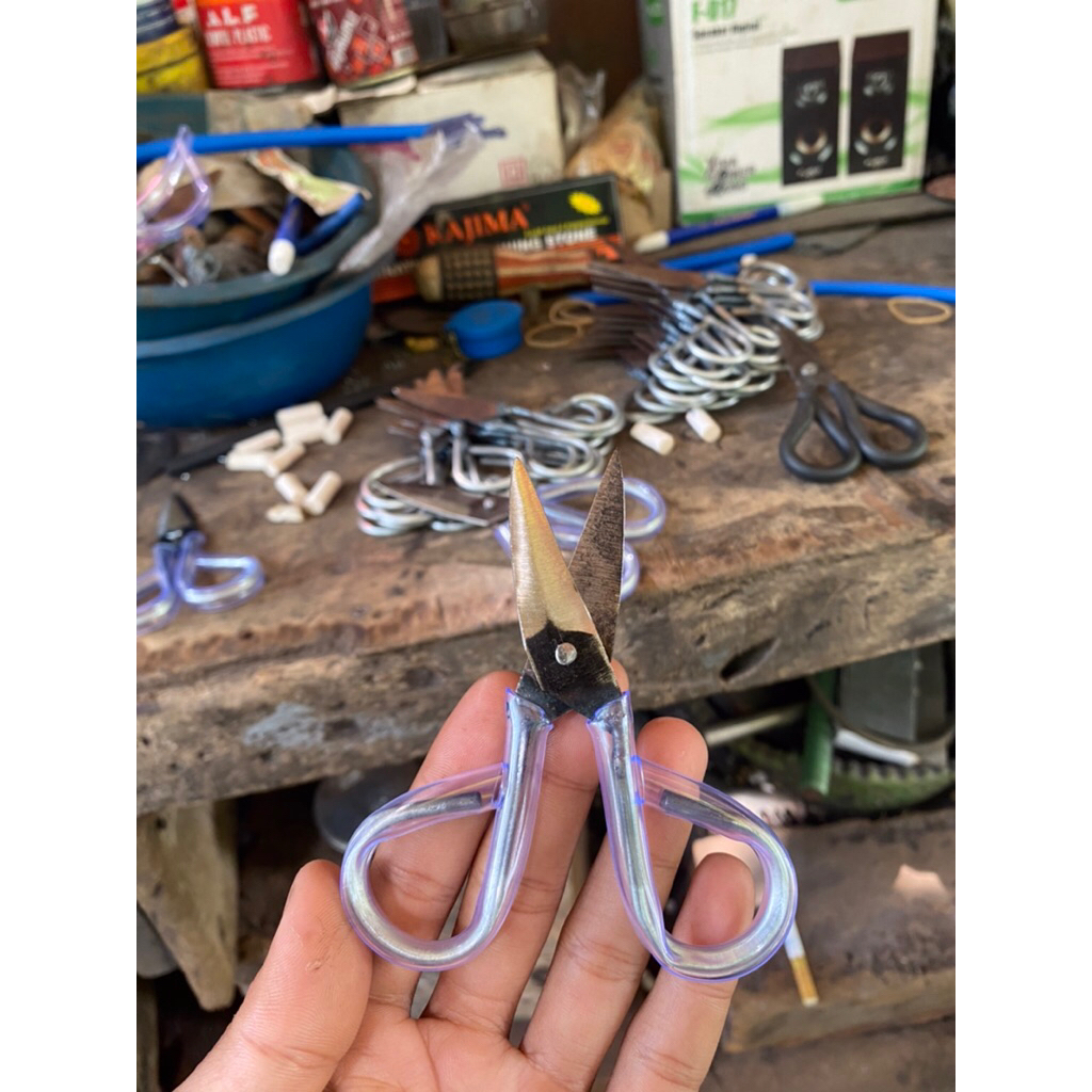 

Gunting baja skt size kecil