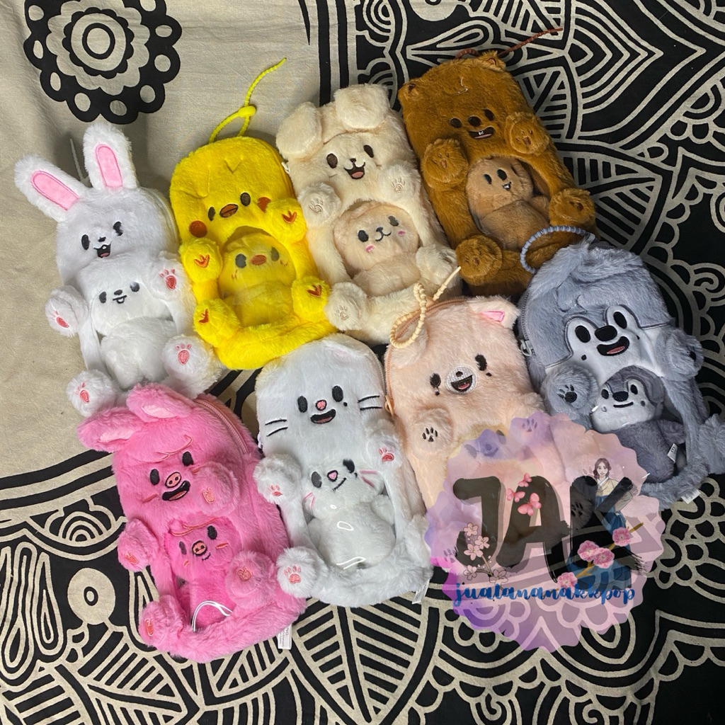 

PO - Skzoo Pencil Case Pouch 20cm + Free Doll 8cm Gantungan