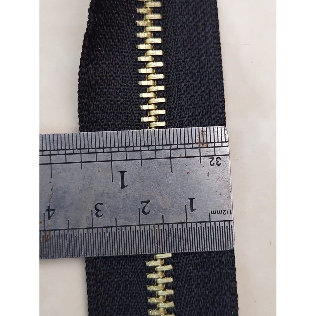 Daun Rasleting Gigi Besi no5 Meteran Resleting Gigi Besi,ziper Gigi besi Meteran Aksesoris