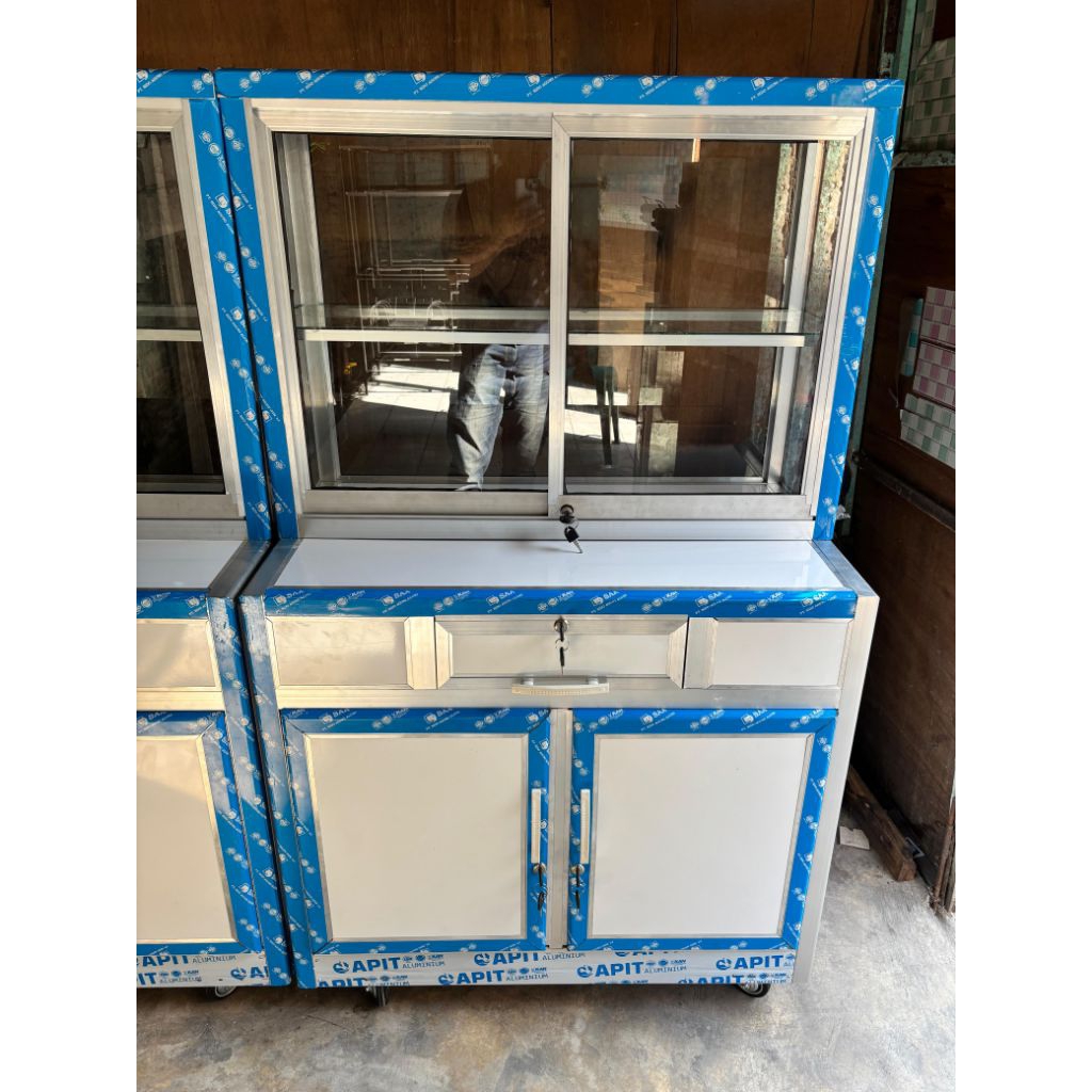Rombong etalase kaca aluminium murah