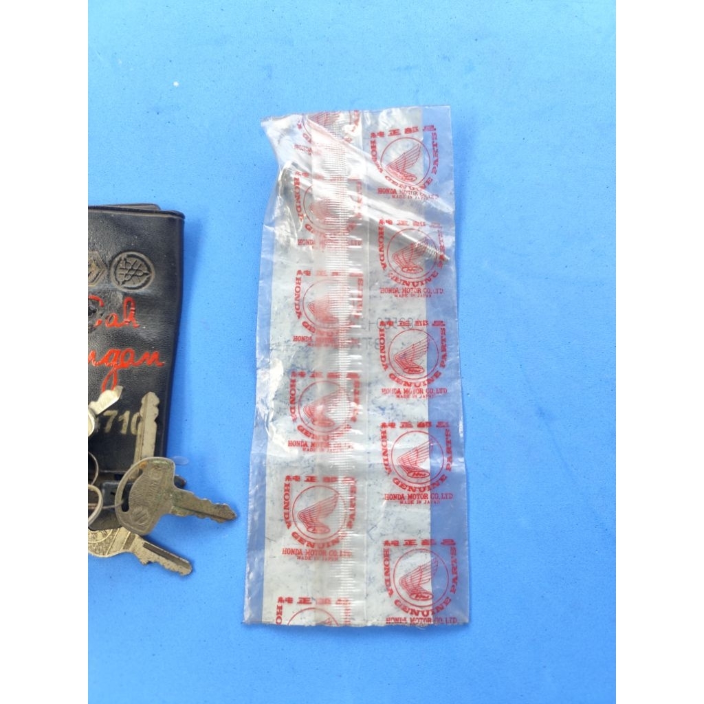 Baut baud bok aki Honda C700 C800