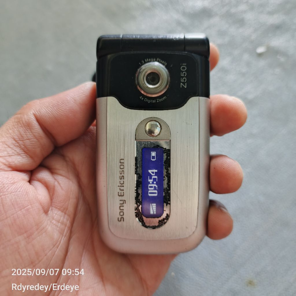 Hp Jadul Sony Ericsson Z550i