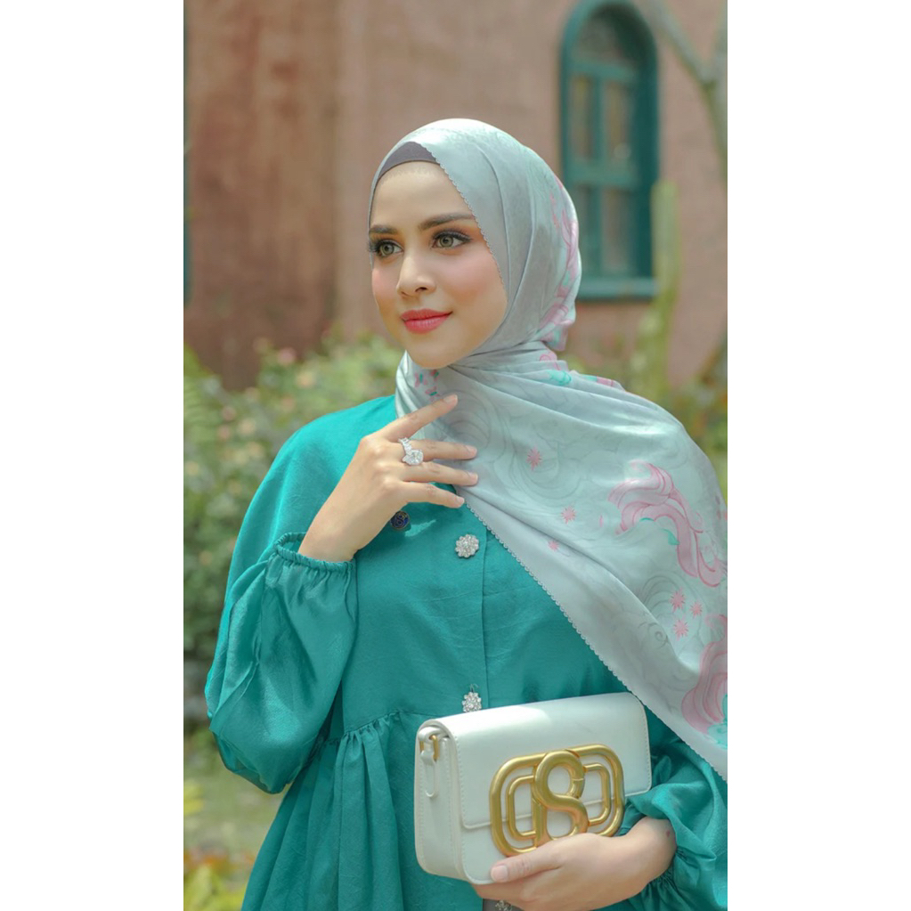 BUTTONSCARVES SATIN SHAWL (TWILIGHT SPARKLE, SCOOTALOO, SWEETIE BALL, APPLE JACK)