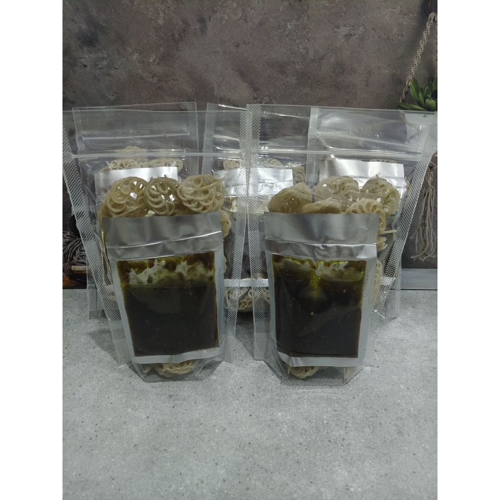 

Kerupuk Seblak Coet 100 gr dengan sambel hijau