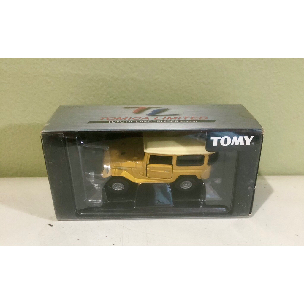 Tomica Limited Toyota Land Cruiser FJ40 ban karet
