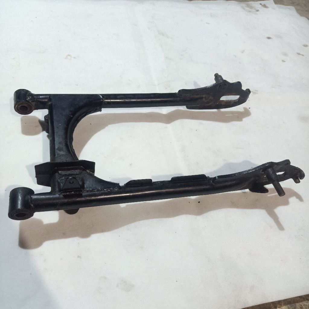 swingarm swing arm lengan ayun bulat Honda CB125 CB 125 K2 CB100 CB 125 GL 100 GL100 cepek Oryginal 