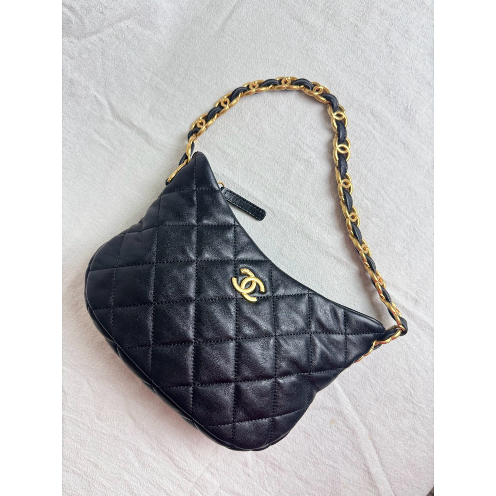 TAS C 22K MICROCHIP HOBO SHOULDER BAG PRELOVED BAG BRANDED