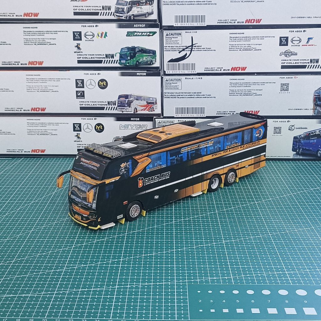 miniatur papercraft bus bcoach speedjack skala 43