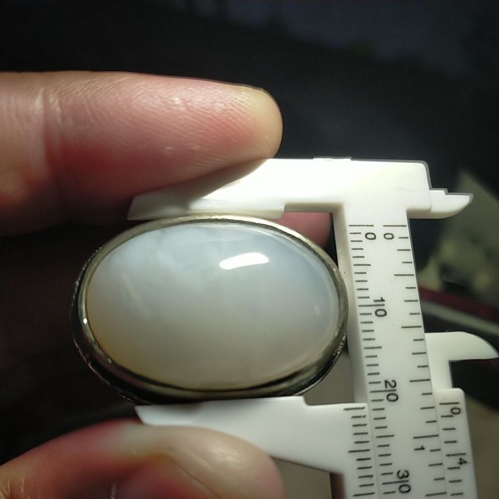 cicin batu akik Yaman putih