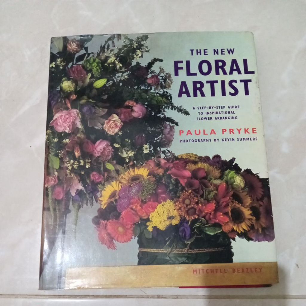 THE NEW FLORAL ARTIST PAULA PRYKE