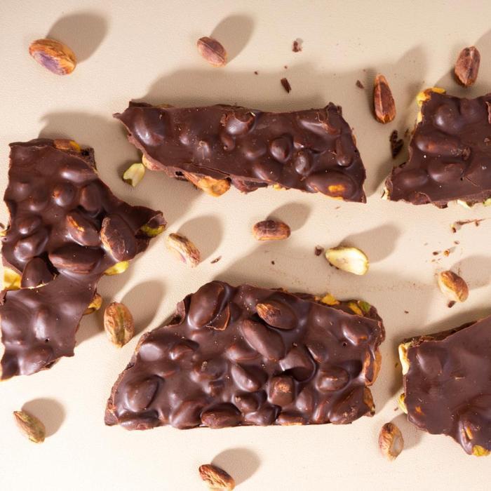 

Dark Chocolate Pistachio Pipiltin Coklat Cracks 100 gram