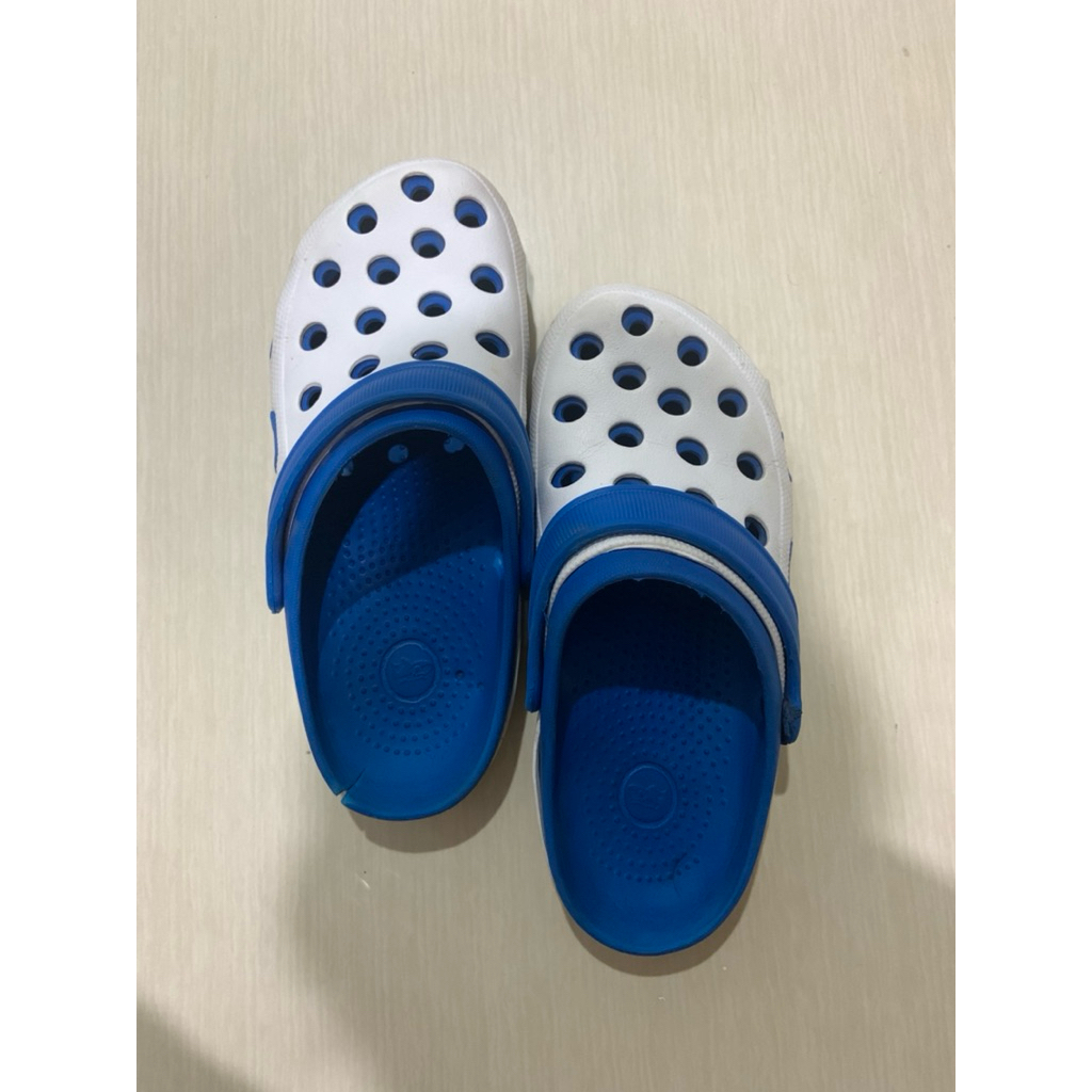 Sandal Pria - Preloved Ada Minus