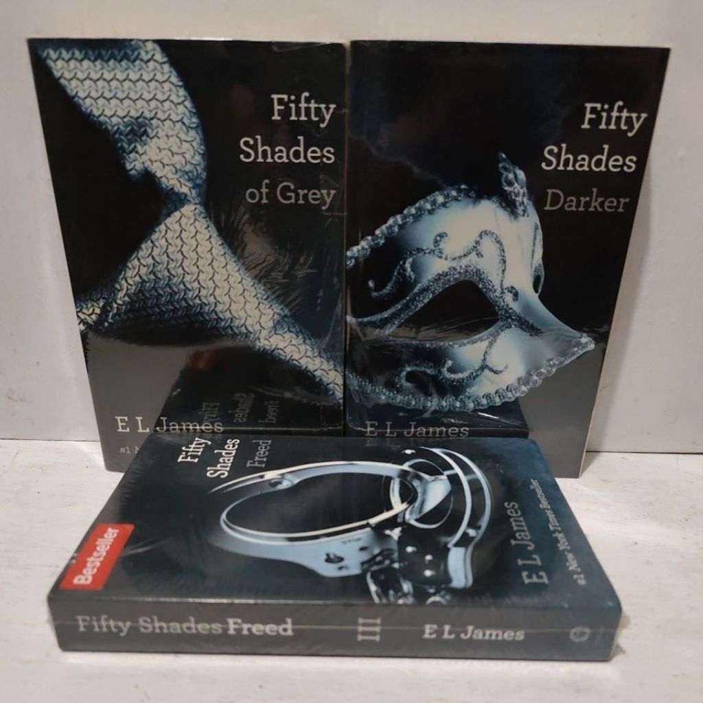 Jual Paket 1-3 Fifty Shades Of Grey, Fifty Shades Darker and Fifty Shades Freed by E L James