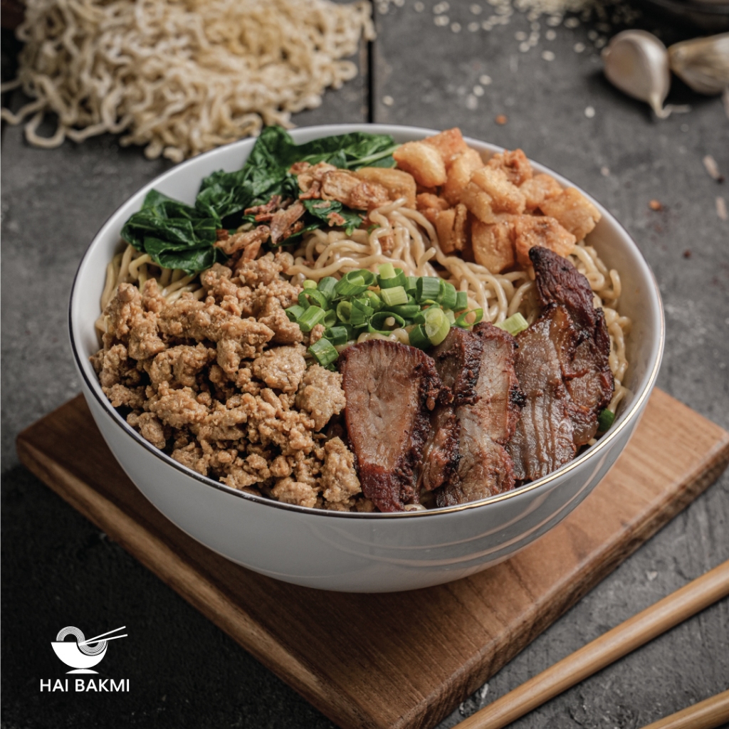 

Hai Bakmi - Bakmi Babi Mix Cincang + Chasiu / Kecil / Lebar / Karet Frozen [Non Halal]